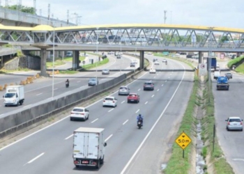 Passarela da BR-324 é interditada: saiba o motivo