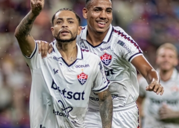 Vitória vence Fortaleza no Castelão e respira na Copa do Nordeste