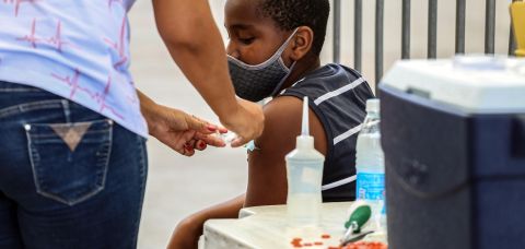Cobertura vacinal da Covid-19 em crianças ainda está abaixo do esperado