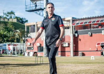 Condé terá o desafio de comandar um time na Série A pela 1ª vez