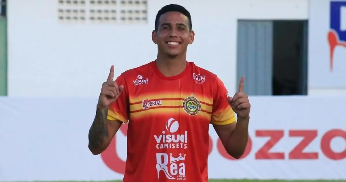 Juazeirense comunica saída do meia Leandrinho