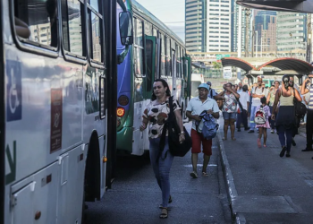 Nova linha de ônibus passa a atender região de Jardim Cajazeiras
