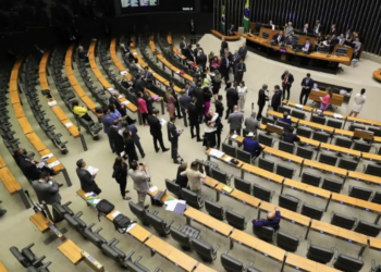 Câmara aprova projeto que pune ocupações de terras