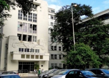 Elevador do Hospital das Clínicas despenca em Salvador