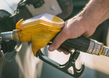 Preço da gasolina aumenta para R$ 6,90 em Salvador