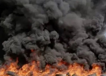 Moradores de Pojuca fecham BA-093 em protesto contra pedágio