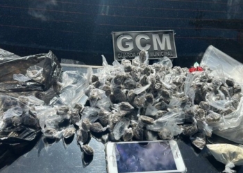 Trio é preso transportando drogas em carro de aplicativo em Canabrava