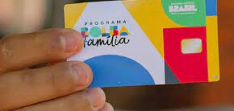 Na Bahia, Bolsa Família chega a 2,4 milhões de lares