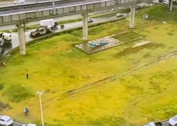 Carreta quebra e causa engarrafamento na BR-324