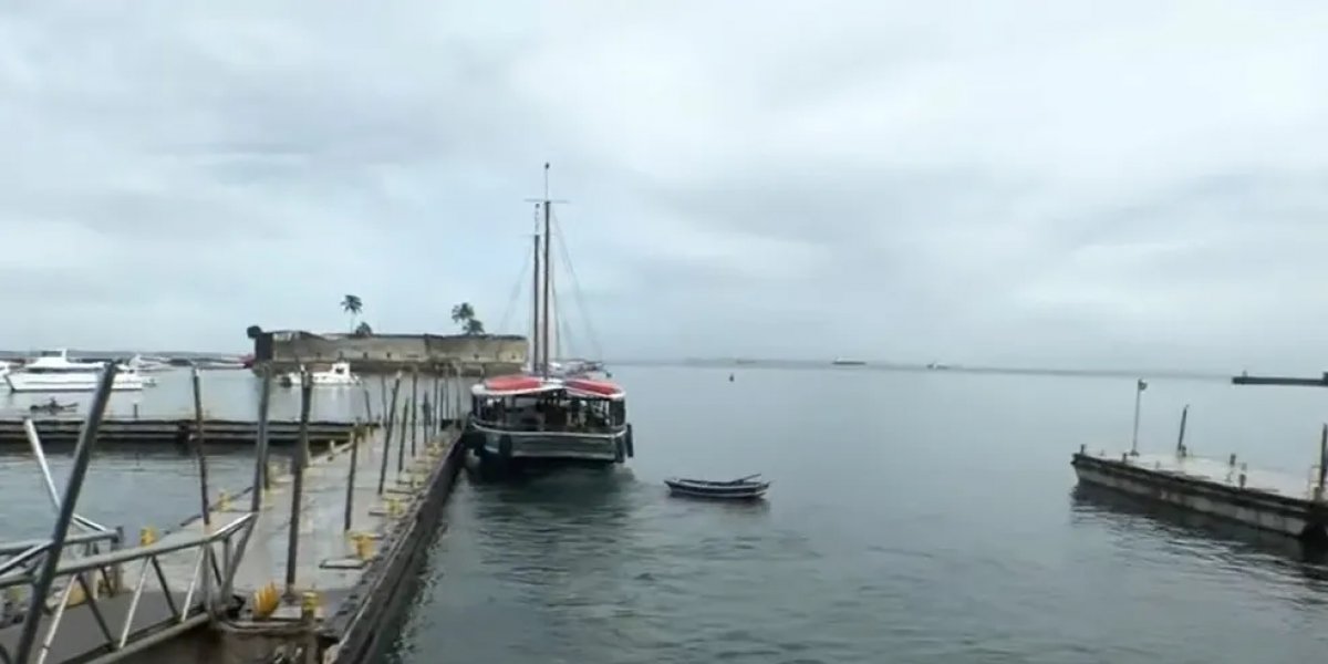 Marinha suspende travessias em Salvador após emissão de alerta vermelho