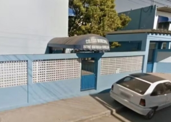 Pai de estudante agride professor após jovem ser reprovada na escola