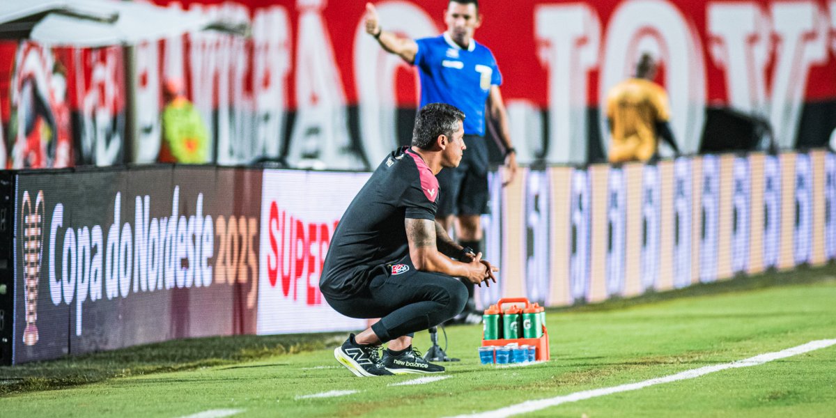 Vitória se prepara para enfrentar o Ferroviário nesta terça