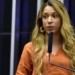 Deputada Erika Hilton apresentará PEC pelo fim da escala 6×1 nesta terça-feira