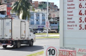 Preço da gasolina dispara e chega a R$6,33 em Salvador