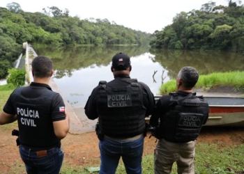 Polícia usa drone aquático na busca por corpos de vítimas do duplo homicídio em ferro-velho