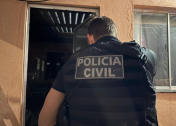 Casal é preso por extorsão e falsificação após simular sequestro em Salvador