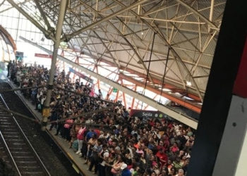 Pane elétrica paralisa linha 1 do metrô e fecha Estação da Lapa