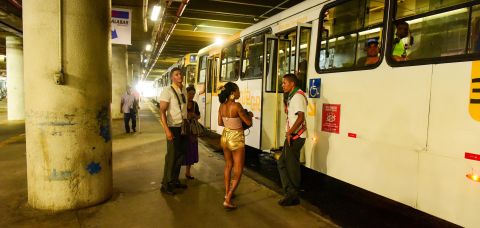 Semob transfere 10 linhas de ônibus do subsolo para o térreo da Estação da Lapa