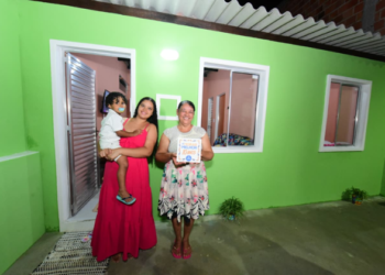 Prefeitura entrega 200 casas reformadas pelo Morar Melhor em Rio Sena