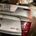 Motorista é preso após derrubar poste, atropelar ciclista e capotar carro